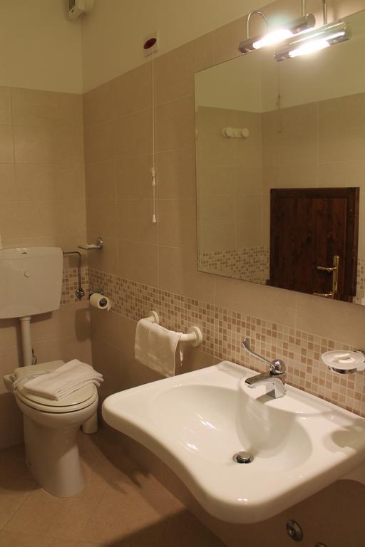 קסטלווטרו די מודנה Agriturismo Le Casette חדר תמונה